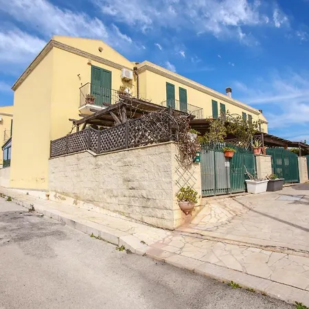 Casa Madera Tatil Evi Sampieri